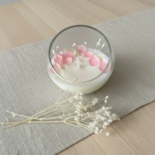 Candela botanica artigianale in cera di soia con fiori essiccati rosa in contenitore sferico di vetro, bomboniera per matrimoni, comunioni ed eventi speciali