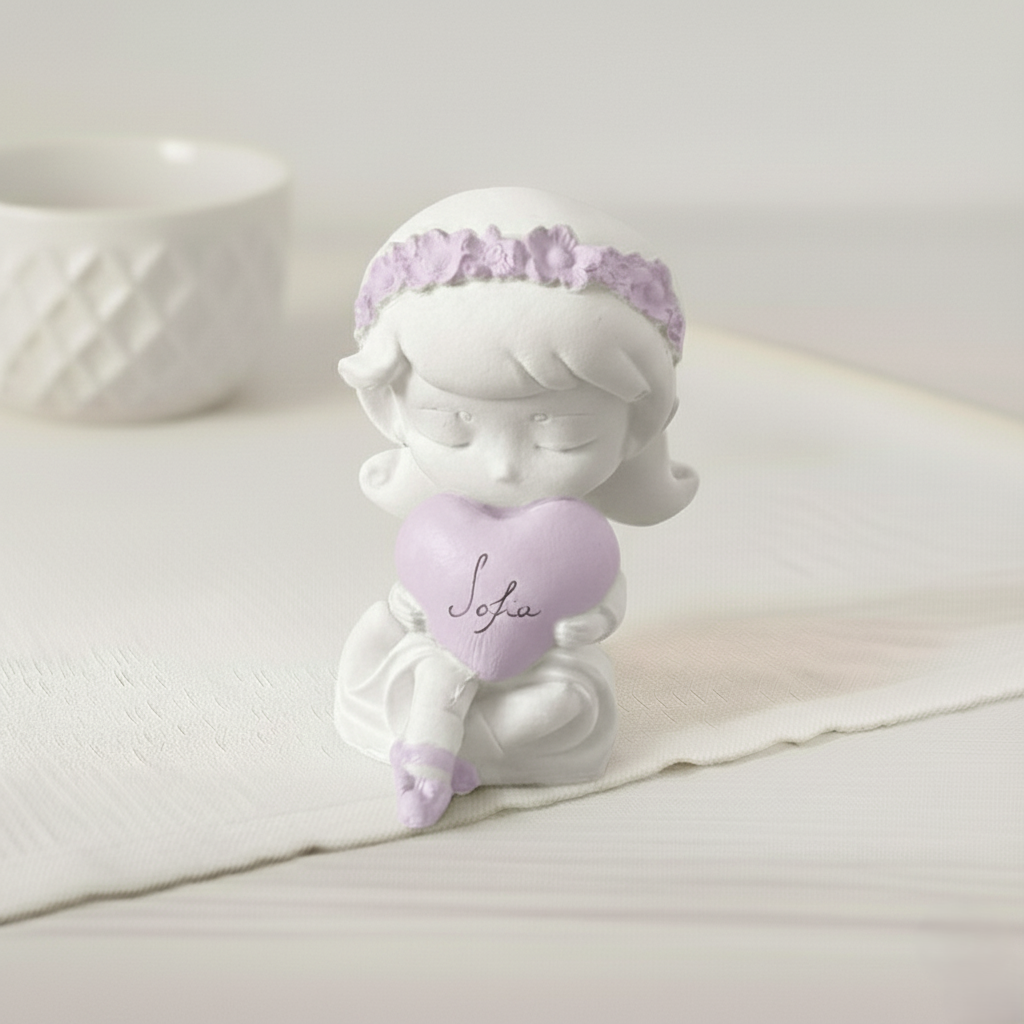 Bomboniera artigianale in ceramica con cuore lilla e nome personalizzato, ideale per battesimo, comunione e cresima