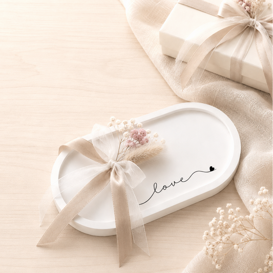 Bomboniera artigianale vassoio portagioie ovale, ideale per matrimoni, decorata con nastro in raso, fiori secchi, scritta personalizzata