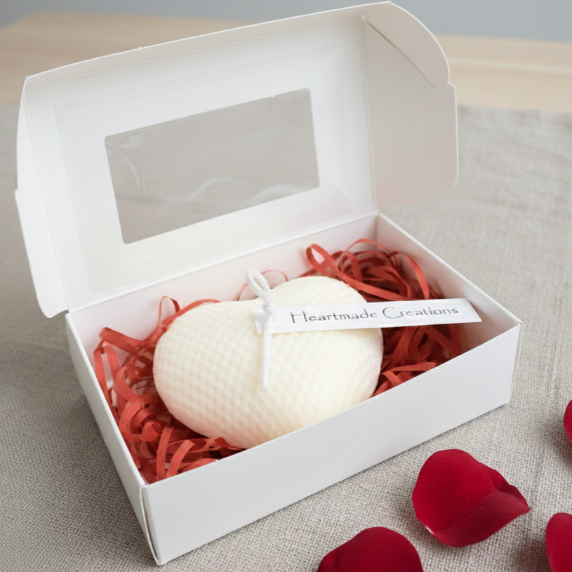 Battito di Honey candela artigianale in cera di soia a forma di cuore. Idea regalo San Valentino