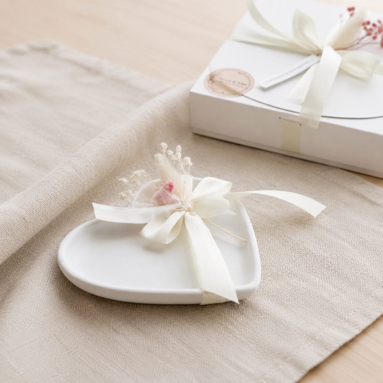 Bomboniera vassoio decorativo artigianale a forma di cuore, ideale per matrimonio, comunione e cerimonie