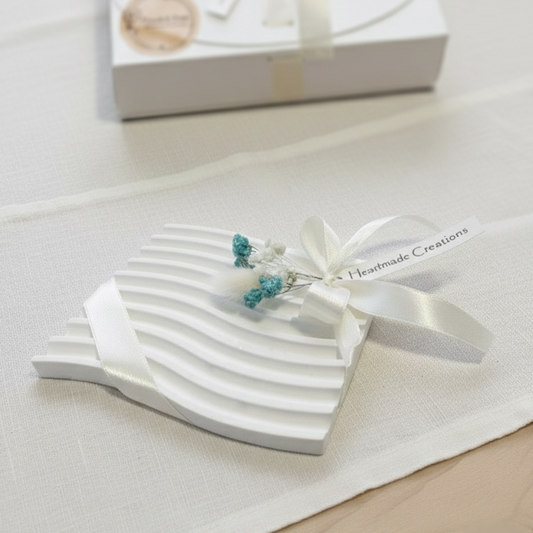 Vassoio decorativo  artigianale dal design ondulato ideale come bomboniera per matrimoni ed eventi