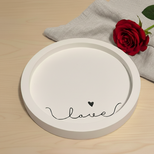 Vassoio, portagioie artigianale in polvere di ceramica con scritta a mano Love. Idea regalo san valentino