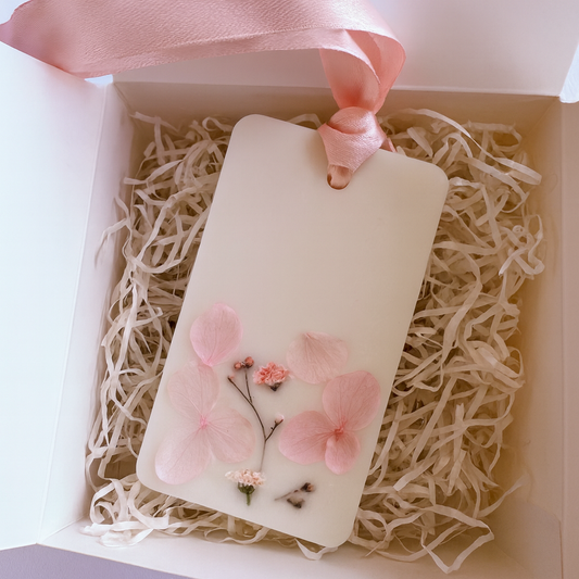 Cialda botanica profumata rettangolare in cera di soia naturale con fiori secchi rosa, ideale come profumatore per armadi e cassetti